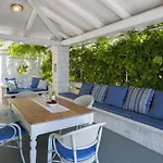 Casa vacanze Beachfront Yellow House Upper Kaminaki *